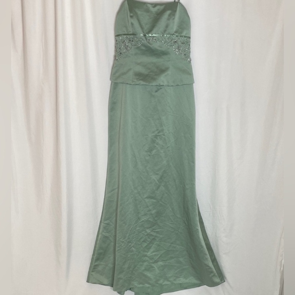 David's Bridal Strapless Green Gown